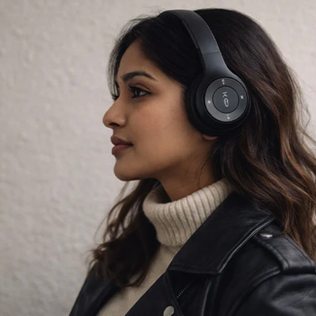 P47 Bluetooth Headphones with Foldable Design Blynk